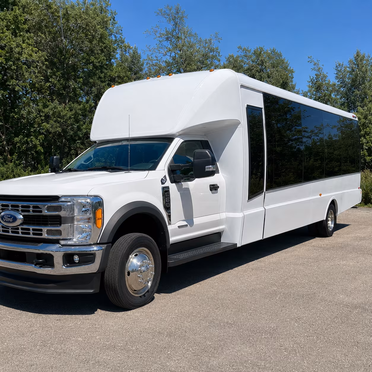 corporate airport transfer buses between costa mesa and john wayne airport sna