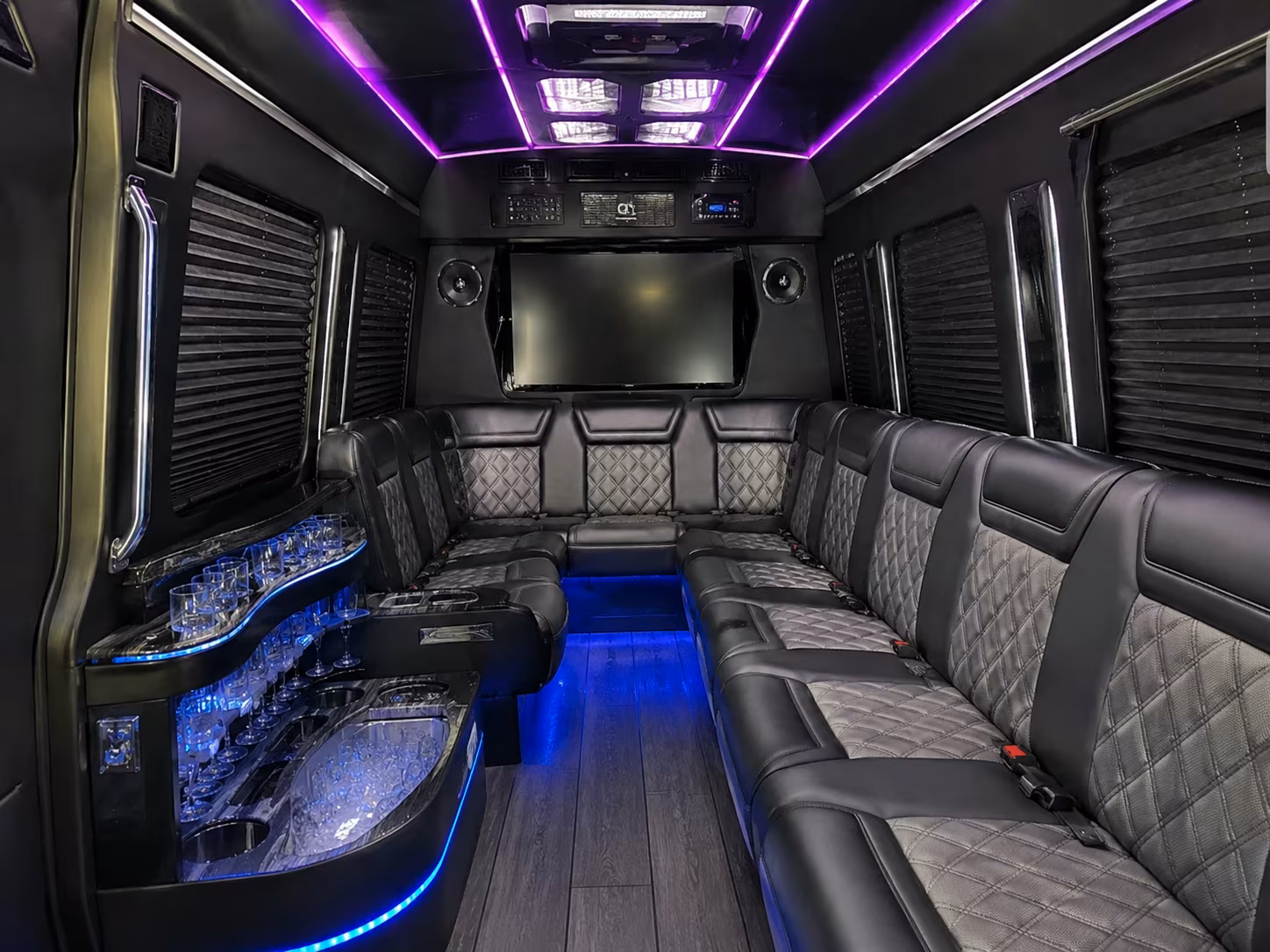 prom night dinner and venue buses in costa mesa and newport beach
